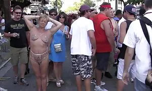 Migliori video porno di nonne porche Sborrata