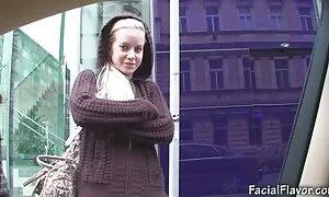 Sabbia nonne porche con nipoti svegliato molto caldo