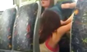 Bella ragazza video di vecchie porche spalla a garçon